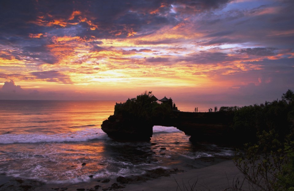 pantai-tanah-lot20191024112132